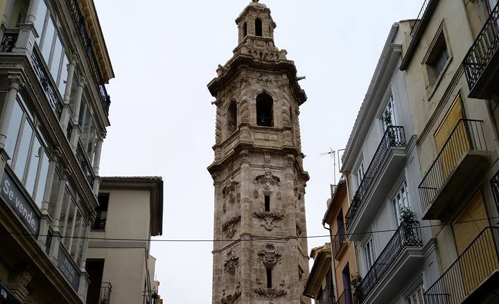 La tour de la Plaza de Vega